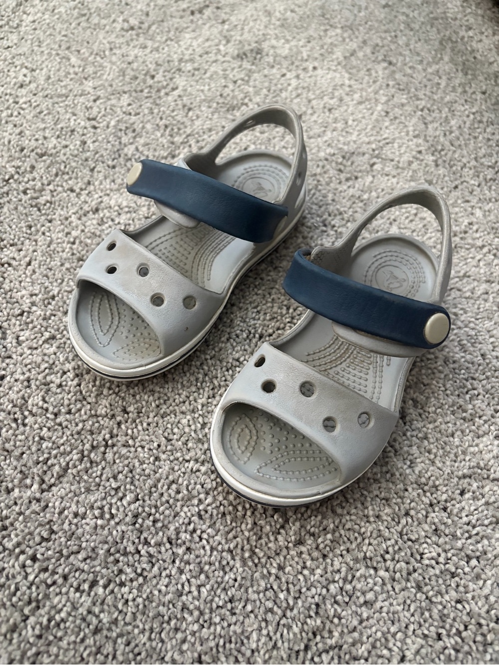 CROCS - Kids Gray and Navy Comfort Sandals